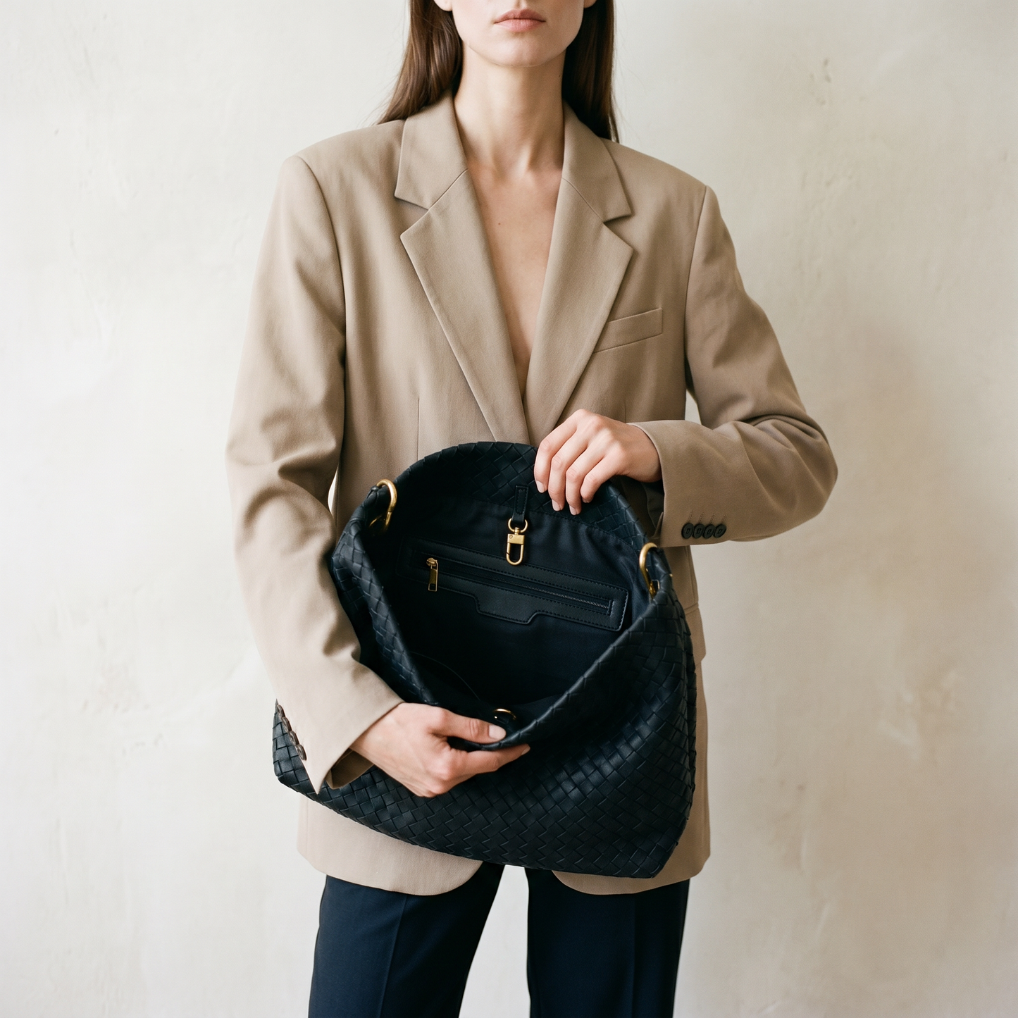 THE SIGNATURE WEAVE HOBO