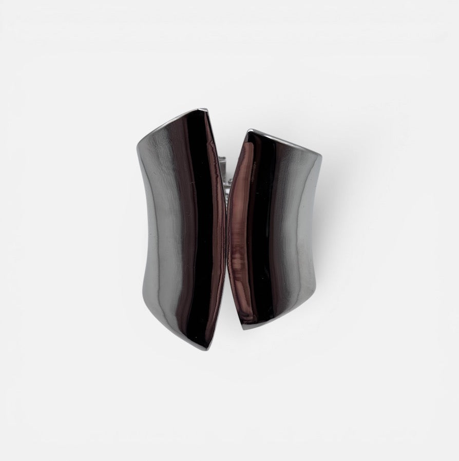OBSIDIAN WAVE CUFF