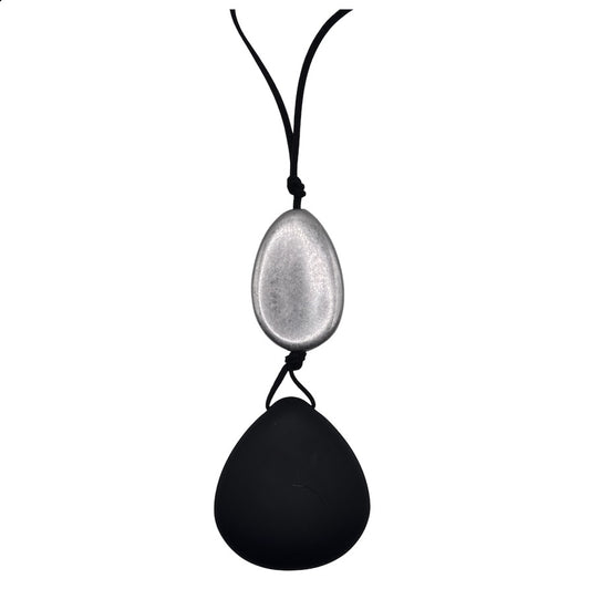 SKIPPING PEBBLE CORD NECKLACE